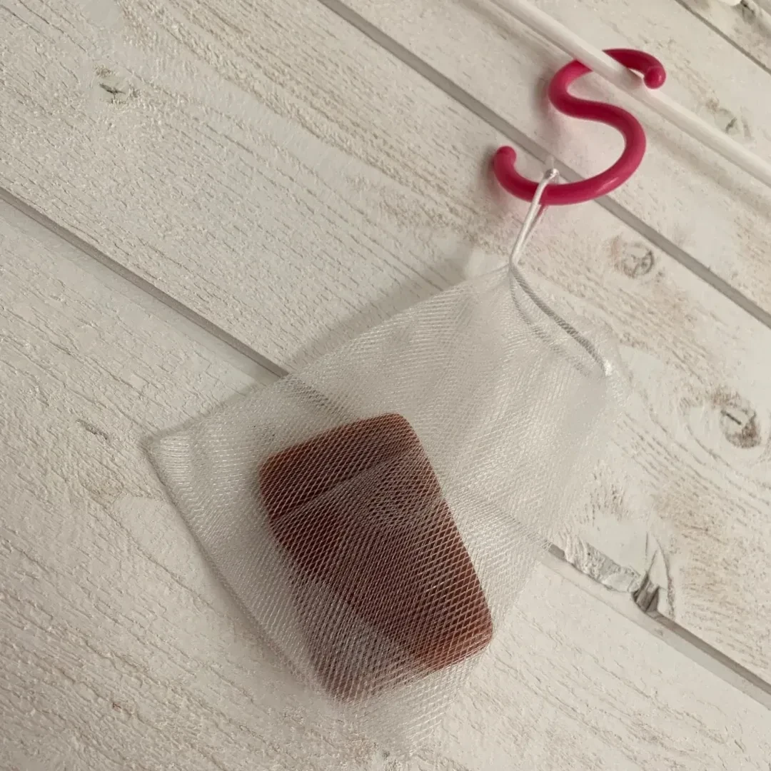 2 filets à savon solide – super moussant ! Un pur bonheur ;-) AVEC 1 CROCHET