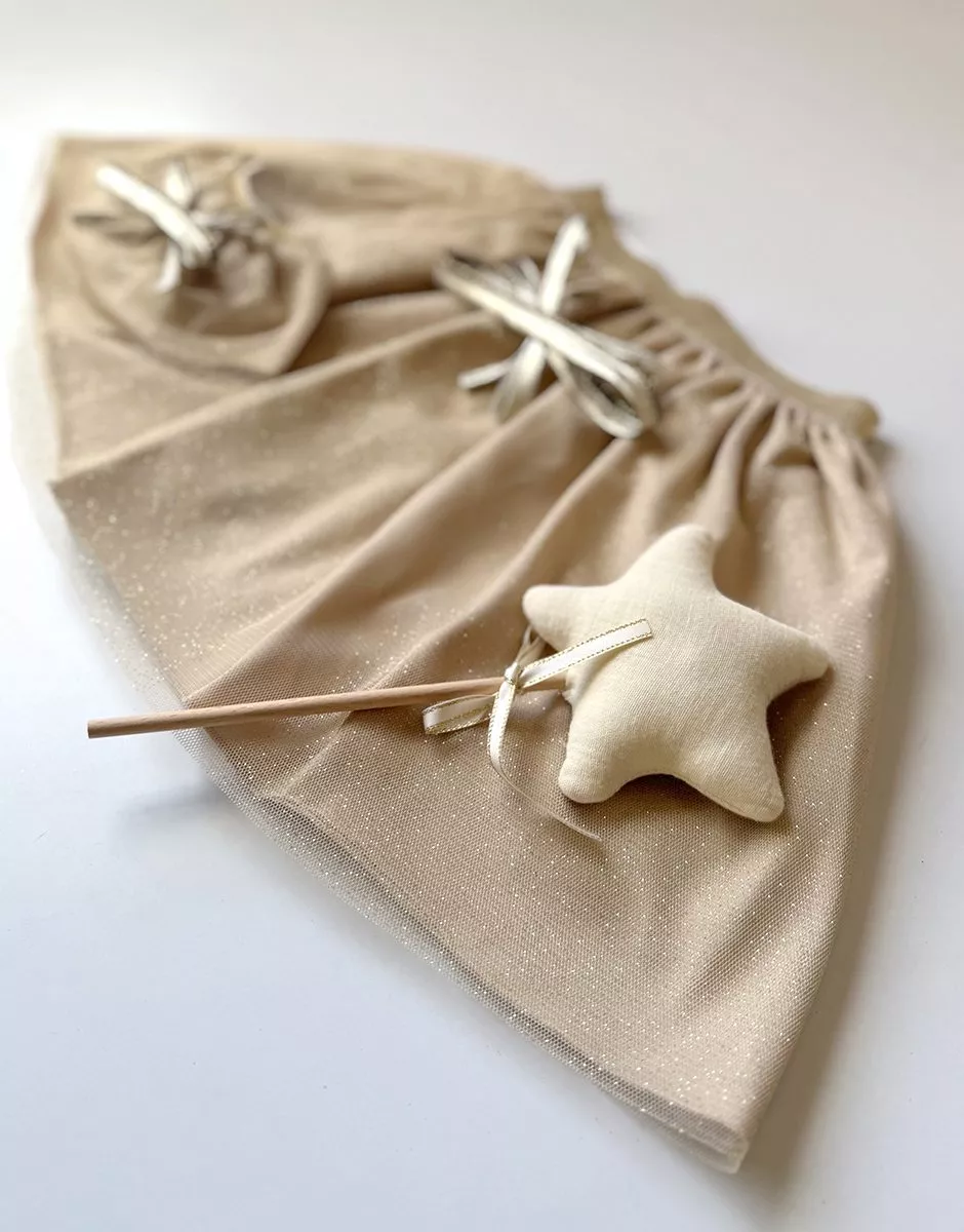 Les P’tits Déguiz – Duo de tutus Deva enfant/poupée et sa baguette magique avec étoile en tissu lin – Image 3
