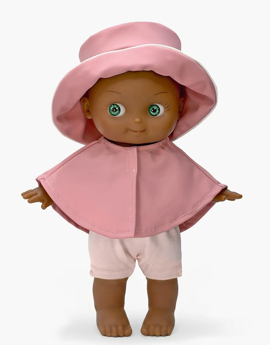 Prunelle à l&rsquo;école et son ensemble de pluie rose